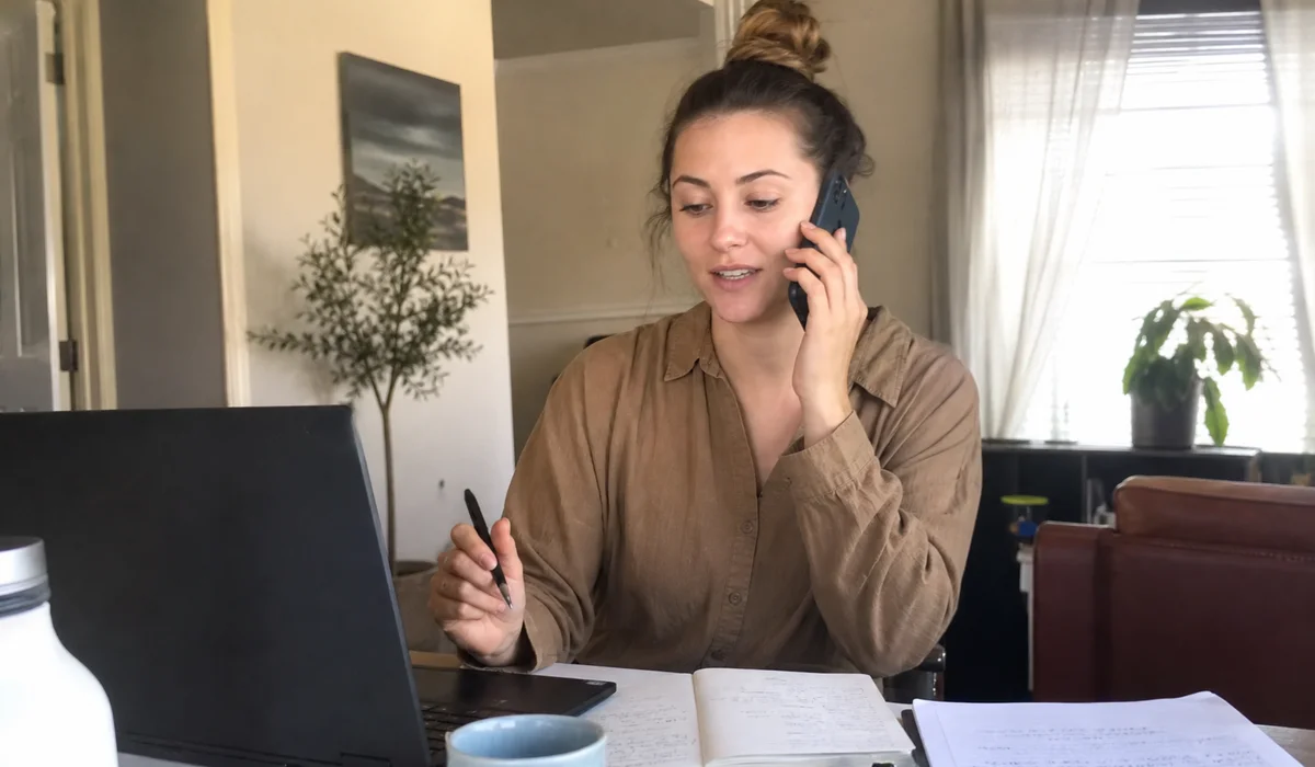 Apartment locator on a call with a broken-lease client